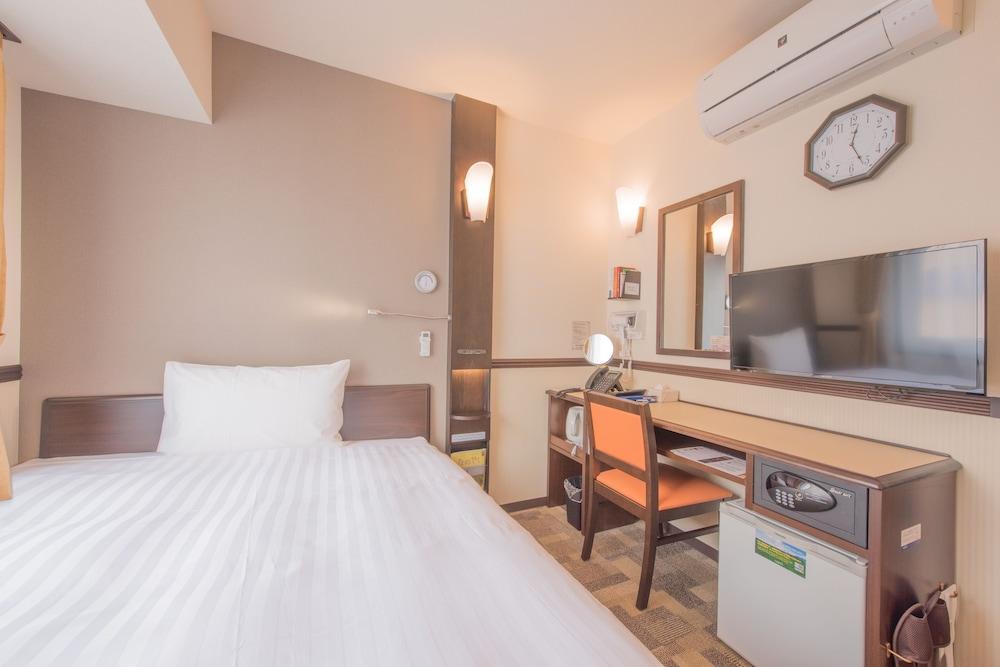 Toyoko Inn Toyama-Eki Shinkansen-Guchi No.2 Exteriér fotografie